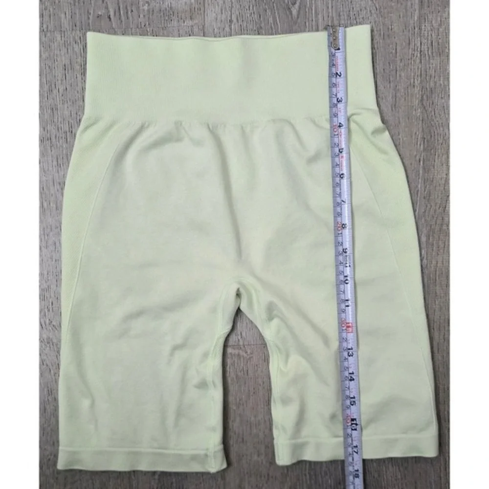Gymshark Training Shorts Womens Medium Gym Workout Athletic‎ Activewear
